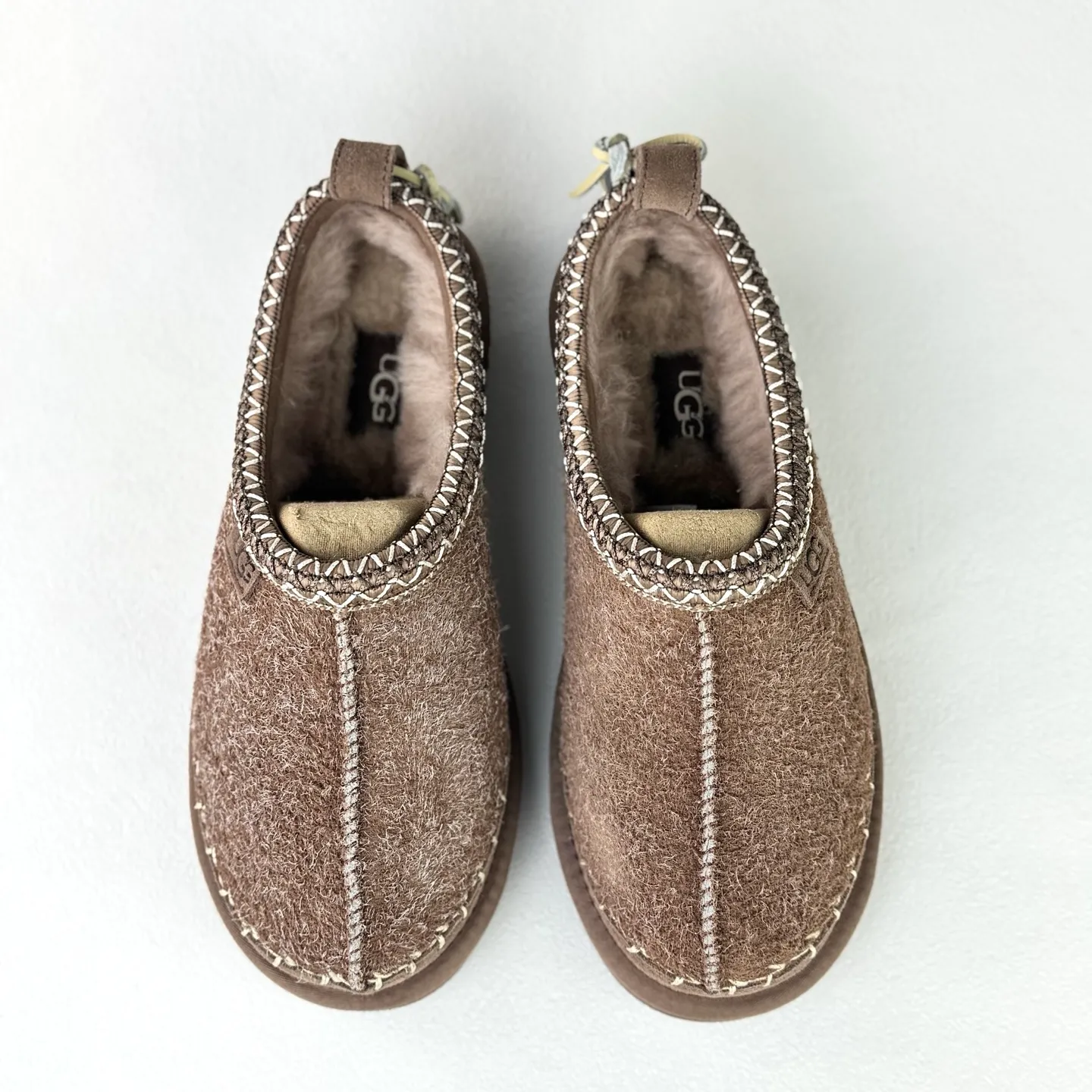 💰520 📦25 New Products for Autumn and Winter | Biarritz · UGG New Products for Autumn and Winter Classic Novelty Series (Biarritz Style) 🔥 I have been recently picked up by this Biarritz model ￼￼[草草R][草草R][草草R] 📦The entire series of Biarritz is now online ❄️There are Tasman slip-ons and ultra-short boots suitable for autumn and winter. ✔️🔘 Tasman Biarritz model Shoe size: 36-40 Color: mustard seed/light oak brown ✔️🔘Classic super short boots Biarritz model shoe size: 36-40 Color: mustard seed/light oak brown 🍁Let’s create our own uniqueness together this autumn and winter ✔️ In the collision of classics and personality 💫 Find your unique relaxed style 😎 This style is very UGG!
